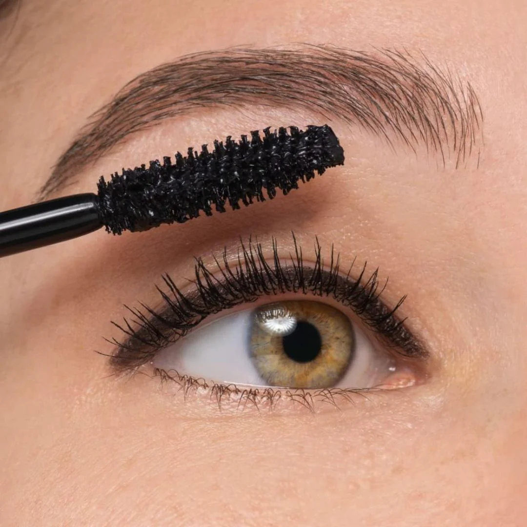 All In One Mineral Mascara - Image 2