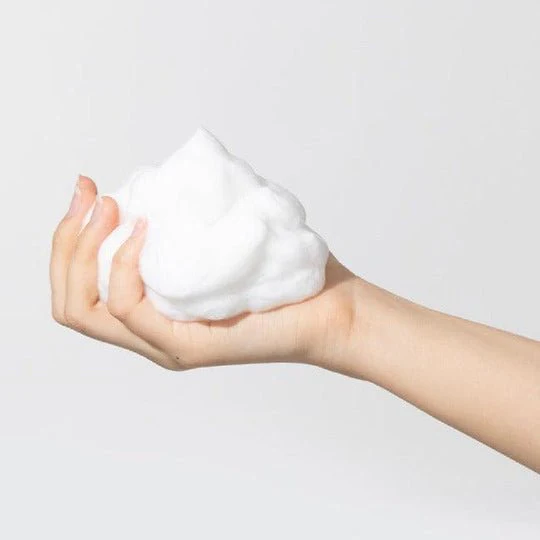 Moisture Chiffon Foam Cleanser [300ml] - Image 2