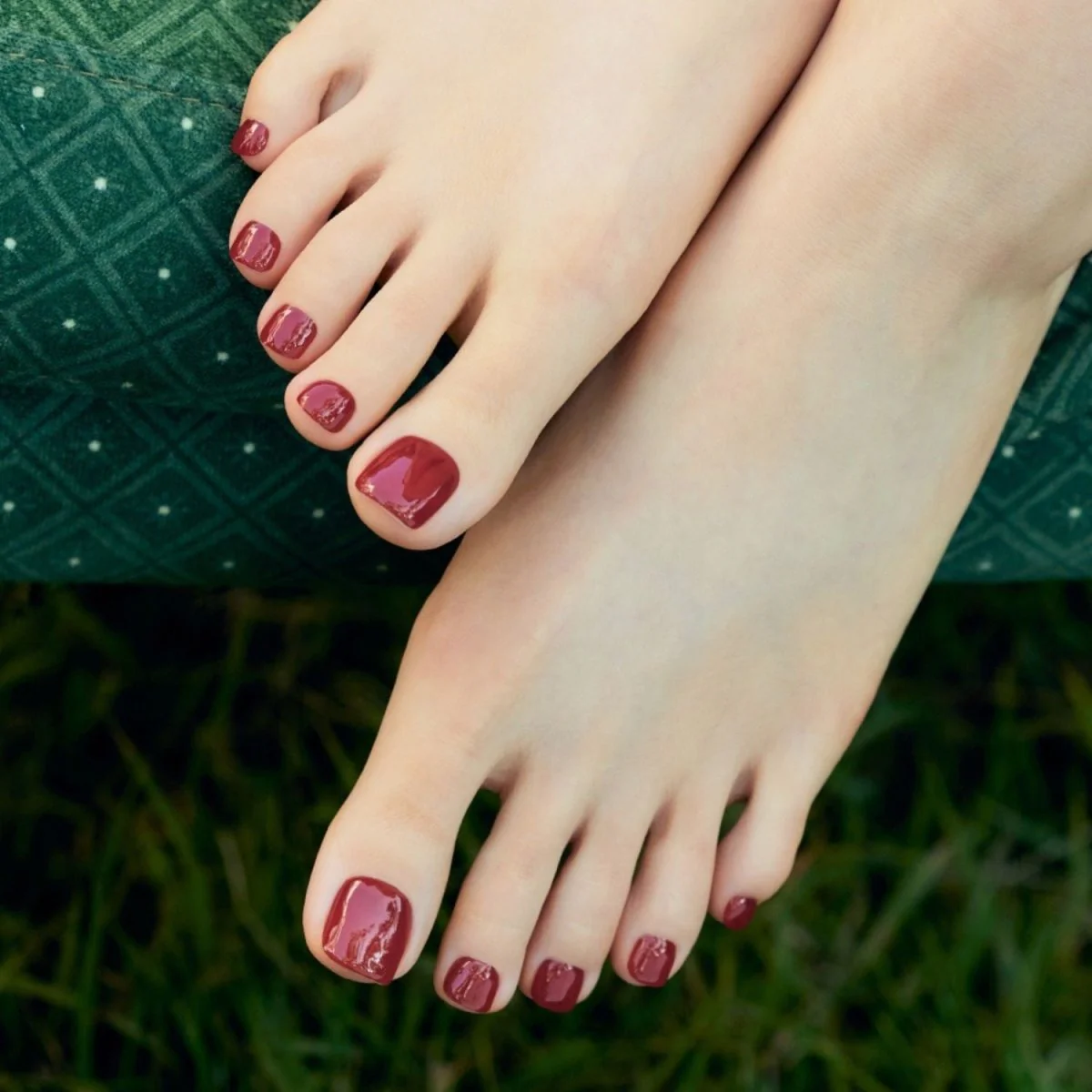 Semi-Cured Gel Pedicure - P Tint Burgundy - Image 4