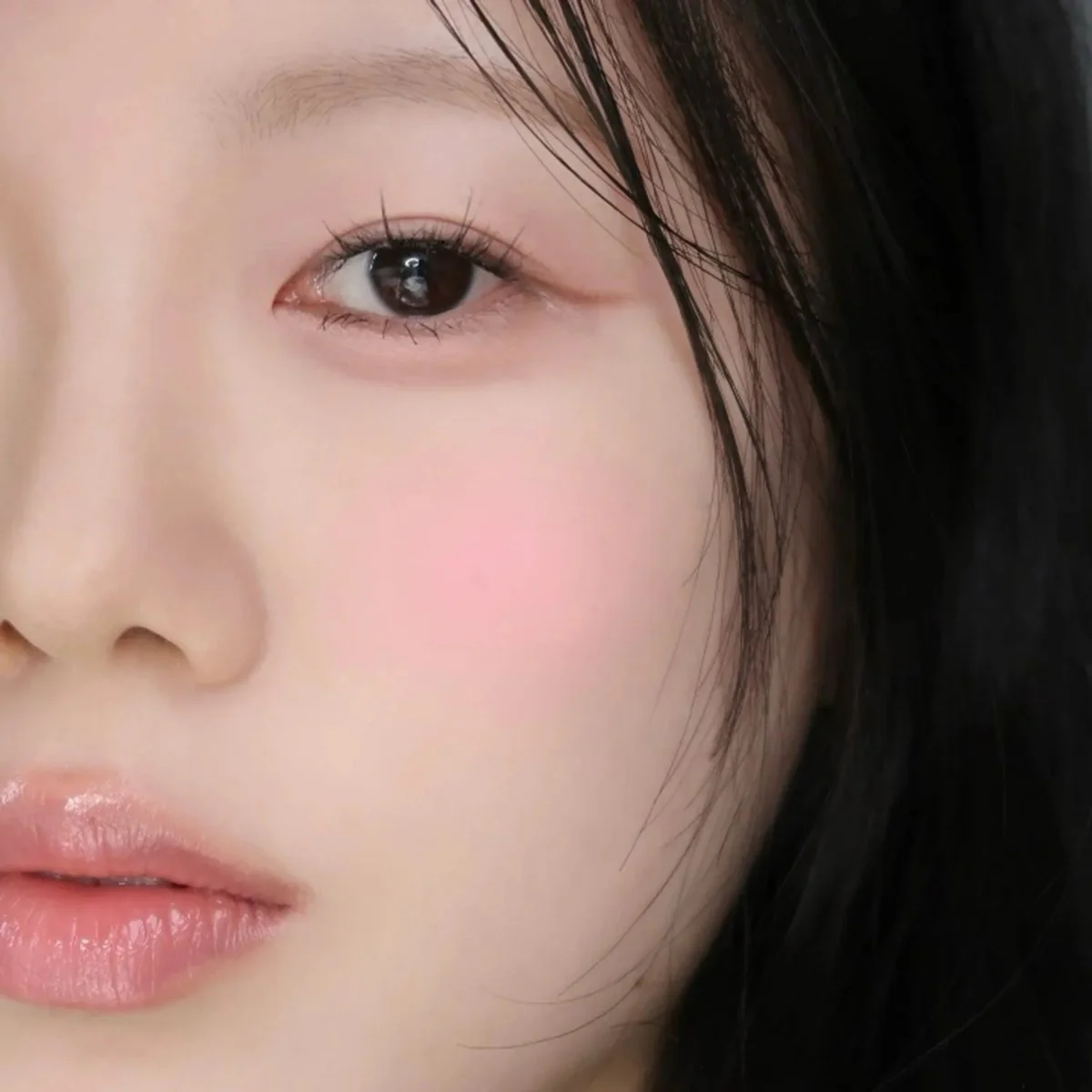 Sheer Breeze Blusher - Image 4